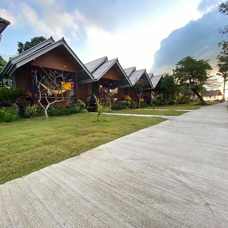 Amity Beach Resort Maret 외부 사진