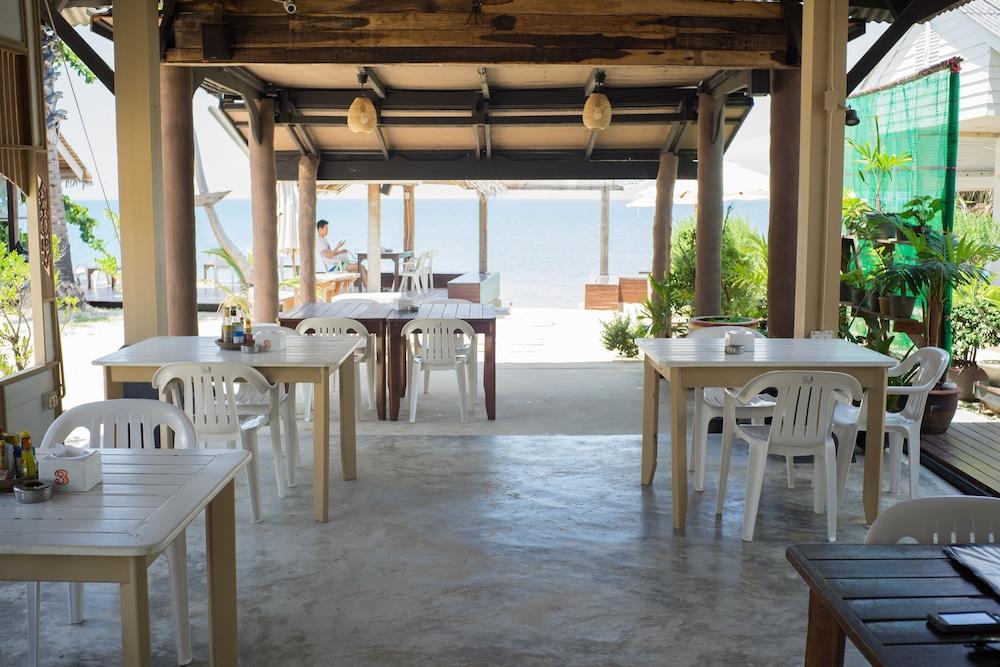 Amity Beach Resort Maret 외부 사진