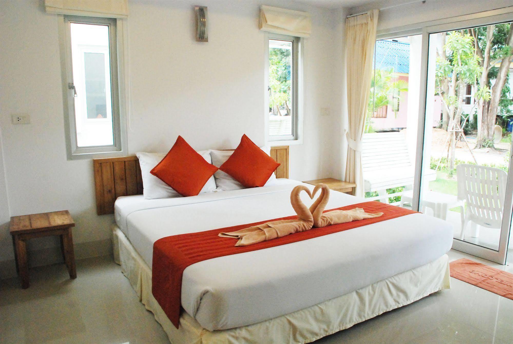 Amity Beach Resort Maret 외부 사진