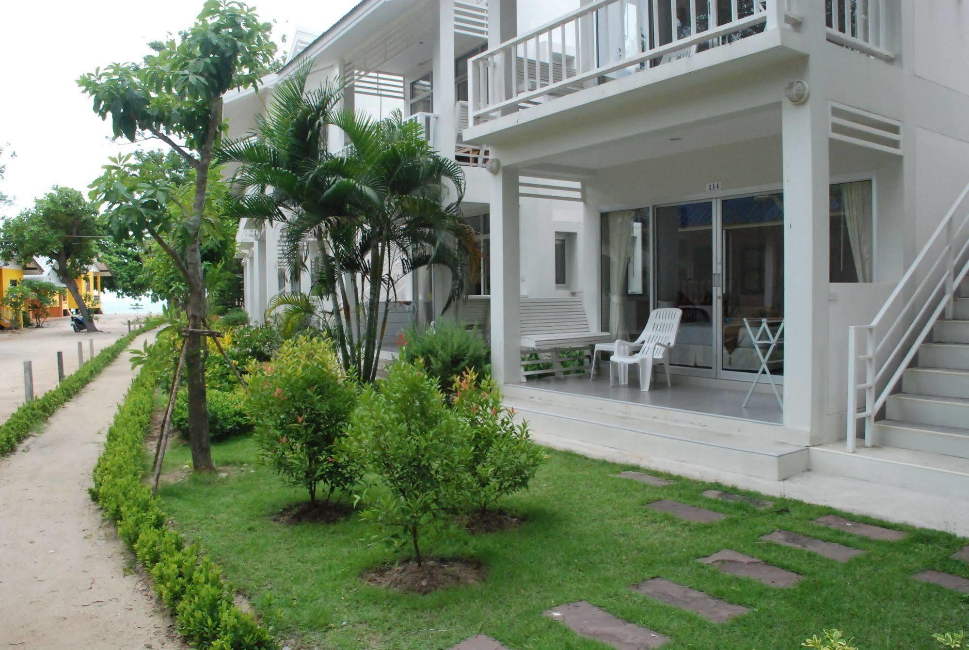 Amity Beach Resort Maret 외부 사진