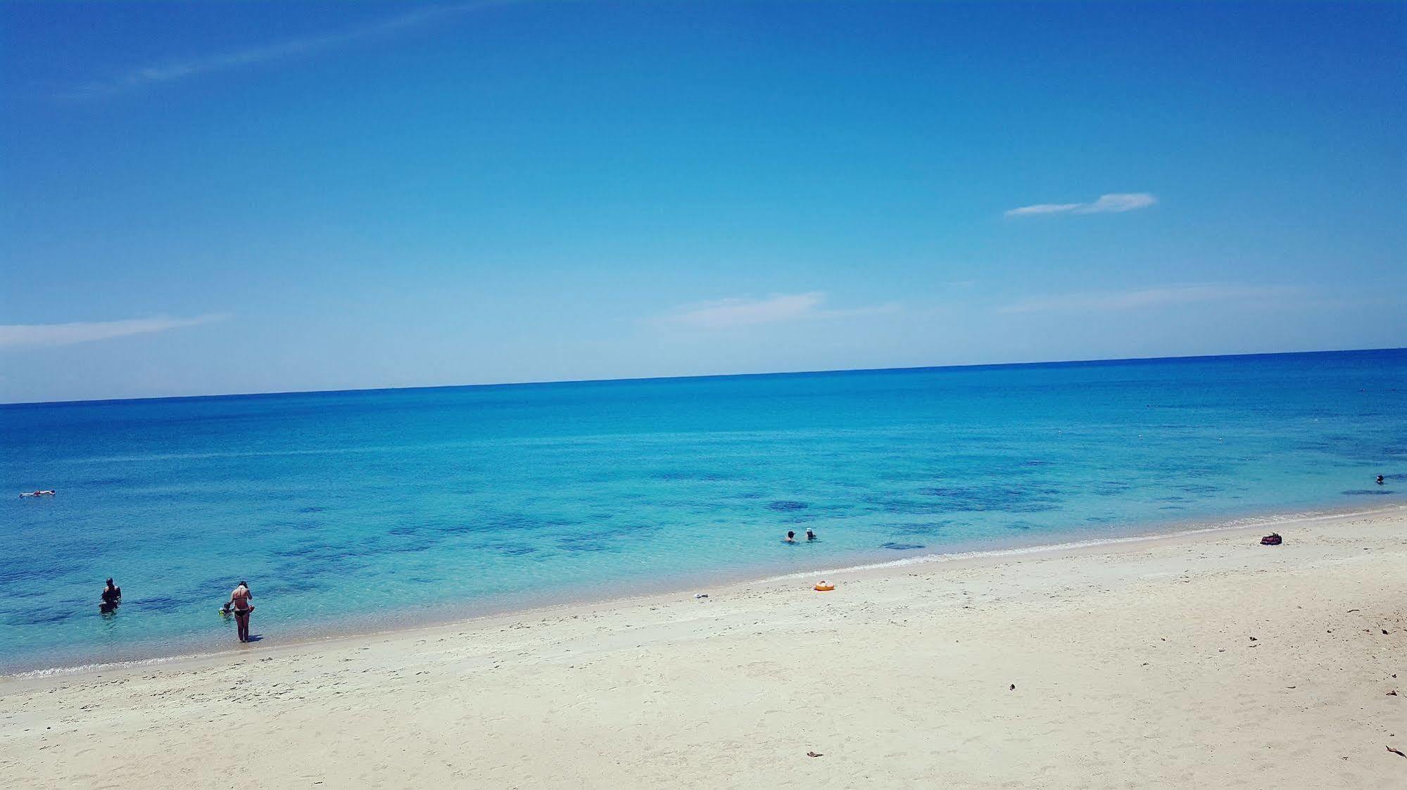Amity Beach Resort Maret 외부 사진