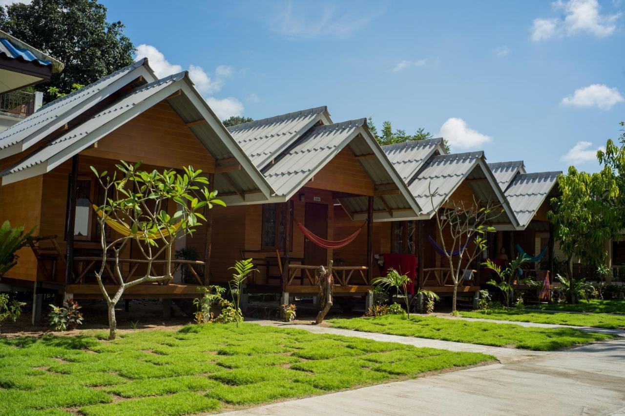 Amity Beach Resort Maret 외부 사진